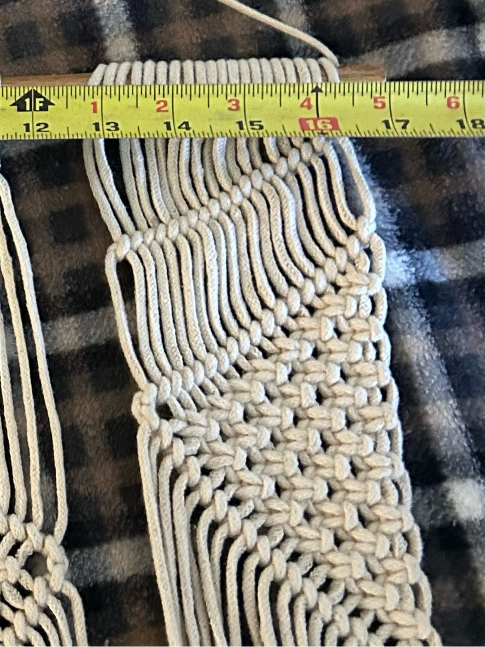 macrame hanging tapestry - Picture 2 of 4
